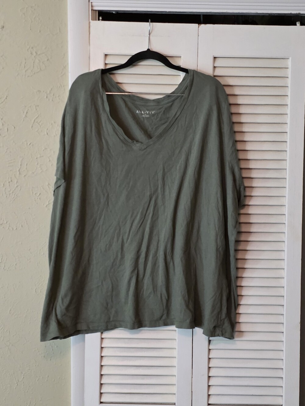 Ava & Viv Olive Green V-Neck Relaxed Fit Top Size 3X Plus